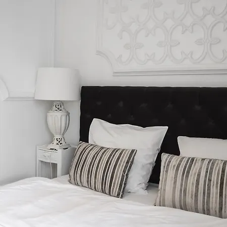 The Thonet House - A Luxury Historic Collection Apartment Lyon
